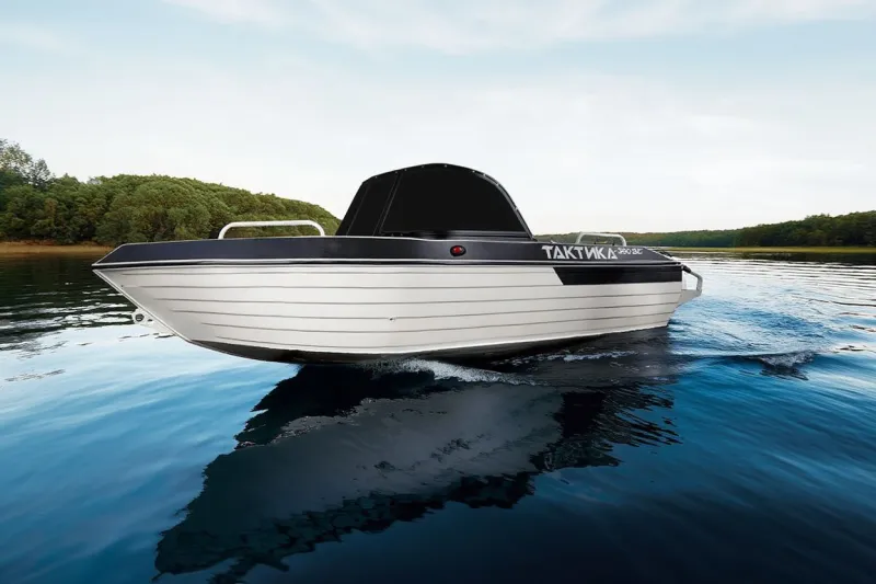 Моторная лодка Тактика 390 DC, фото: 2