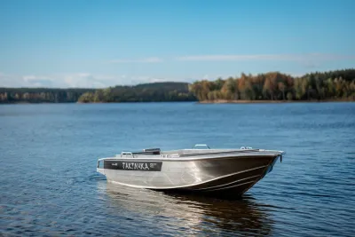 Каютный катер Тактика 420 Р обложка