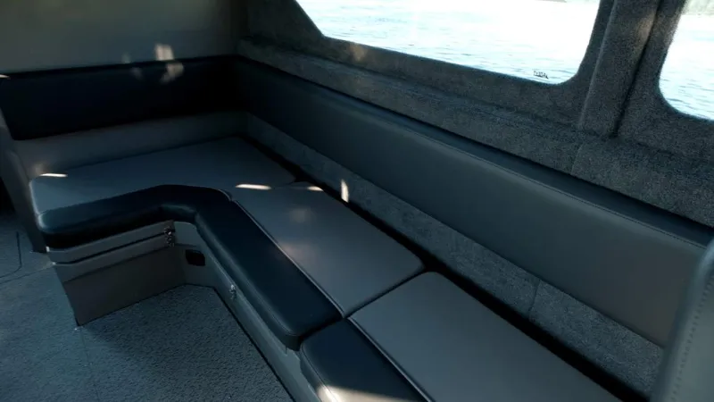 ALEUT LC112 Explorer, фото: 5