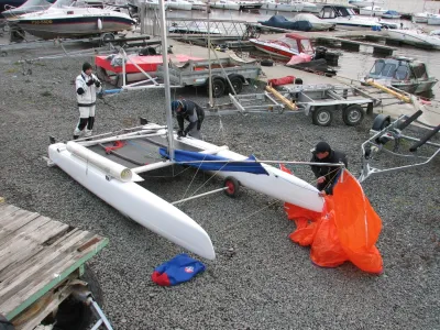 Лодка Катамаран F-16