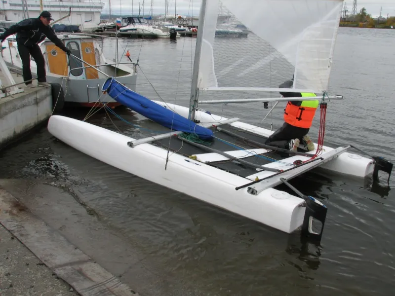 Моторная лодка Катамаран F-16, фото: 11