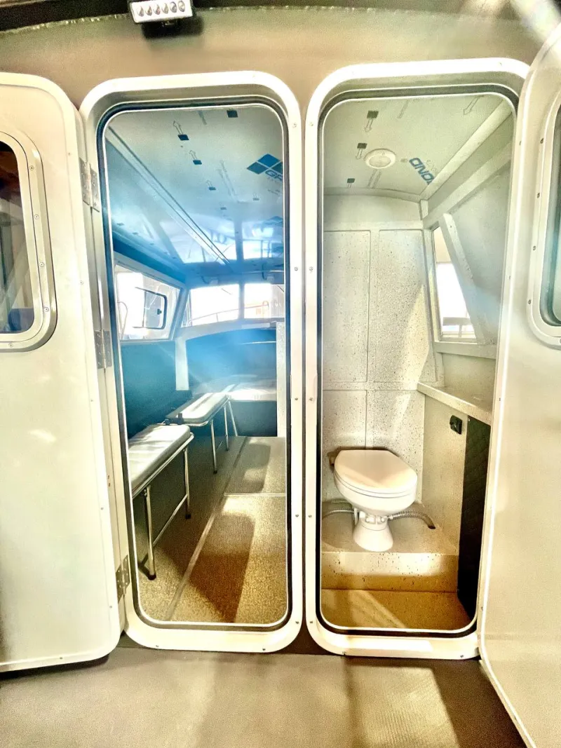 Алюминиевая лодка Моторная яхта Ямал-29М, фото: 36