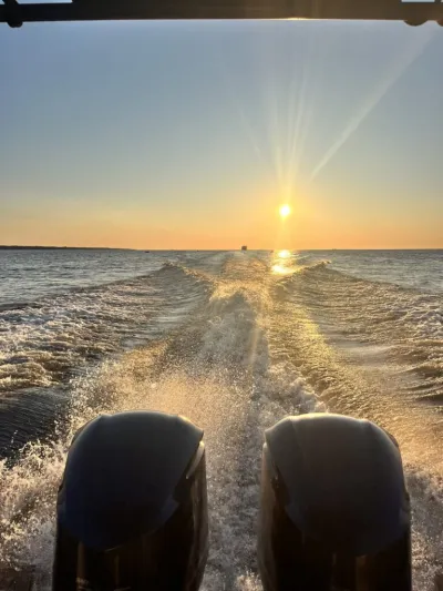 Лодка Центр морских технологий