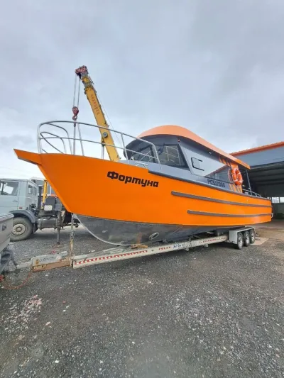 Лодка Ямал-37