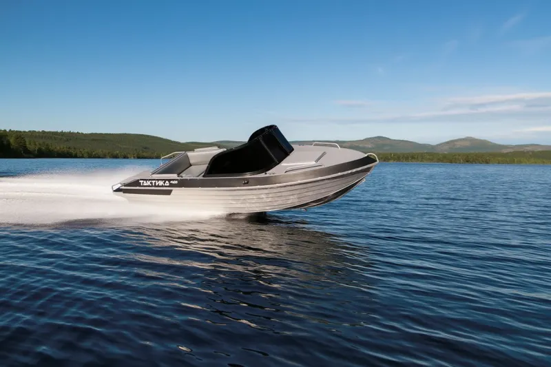 Дистанционная лодка Тактика 460, фото: 2