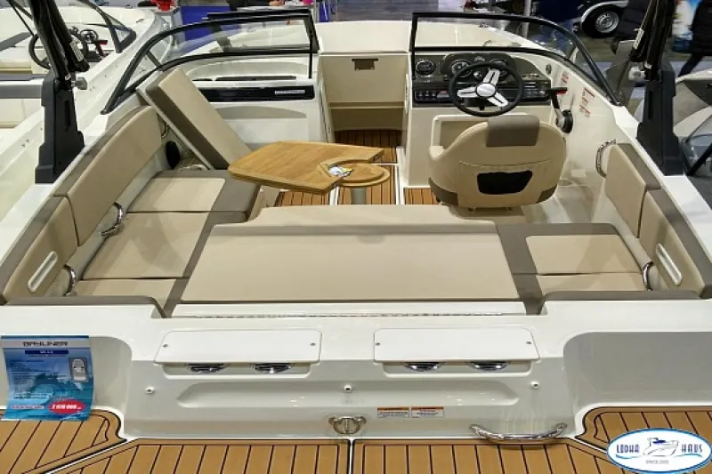 Катер Bayliner VR4 E, фото: 9