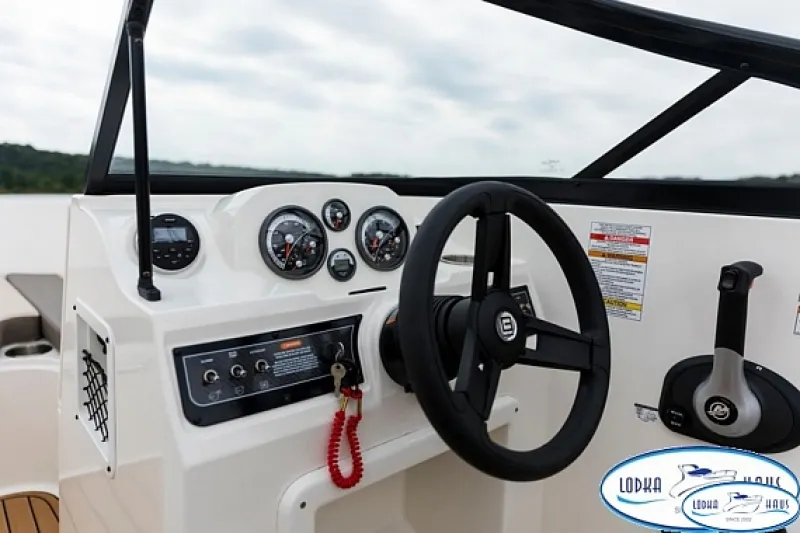 Катер Bayliner VR4 E, фото: 7