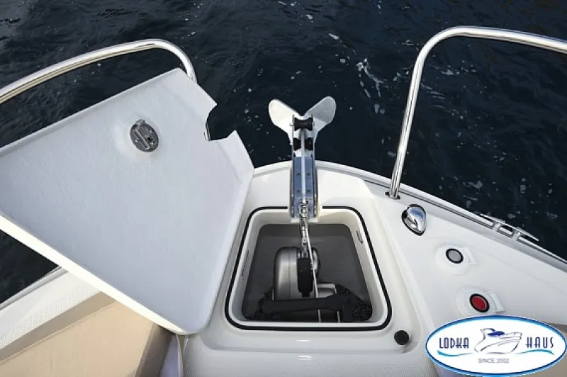 Катер Bayliner VR5 Cuddy, фото: 7