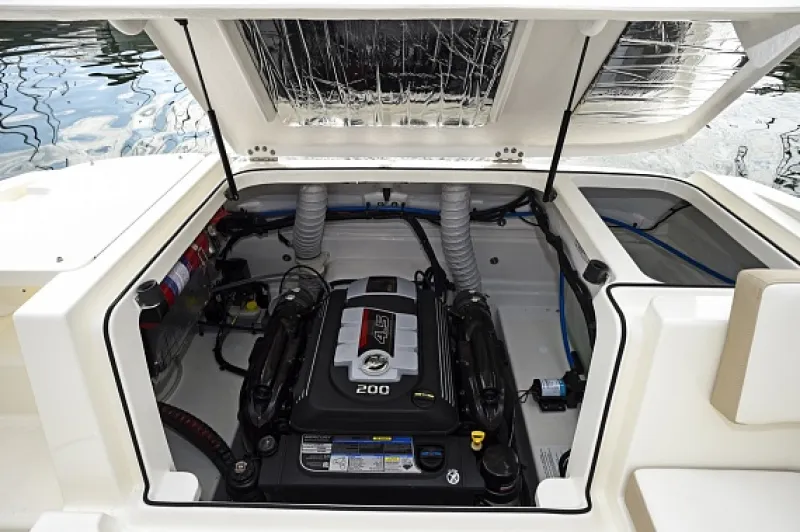 Катер Bayliner VR5 Cuddy, фото: 3