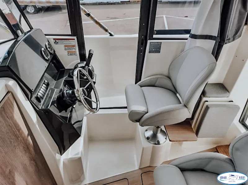 Quicksilver 705 Pilothouse, фото: 9