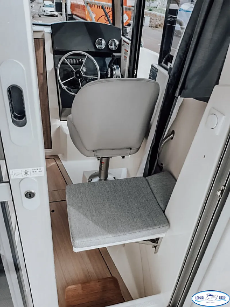 Quicksilver 705 Pilothouse, фото: 6