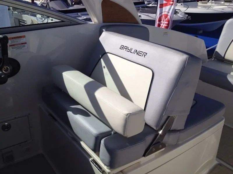 Кабинный катер Bayliner Ciera 8, фото: 7
