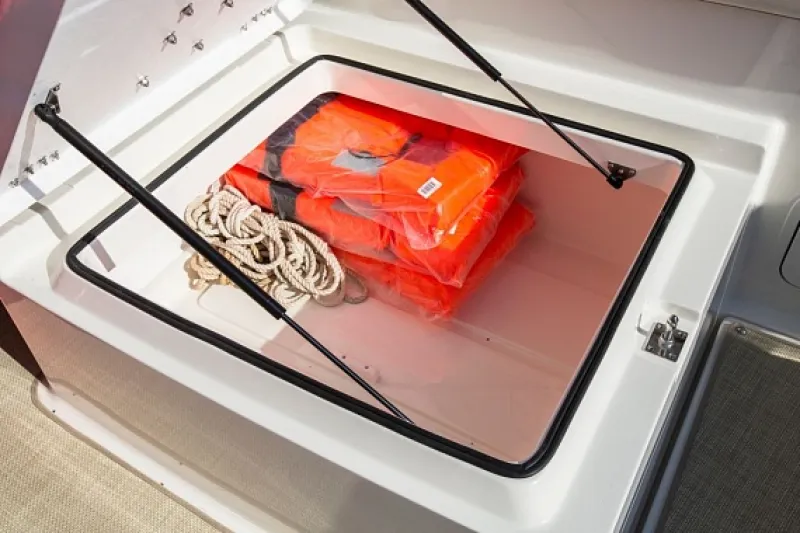 Моторная лодка Bayliner Ciera 8, фото: 6