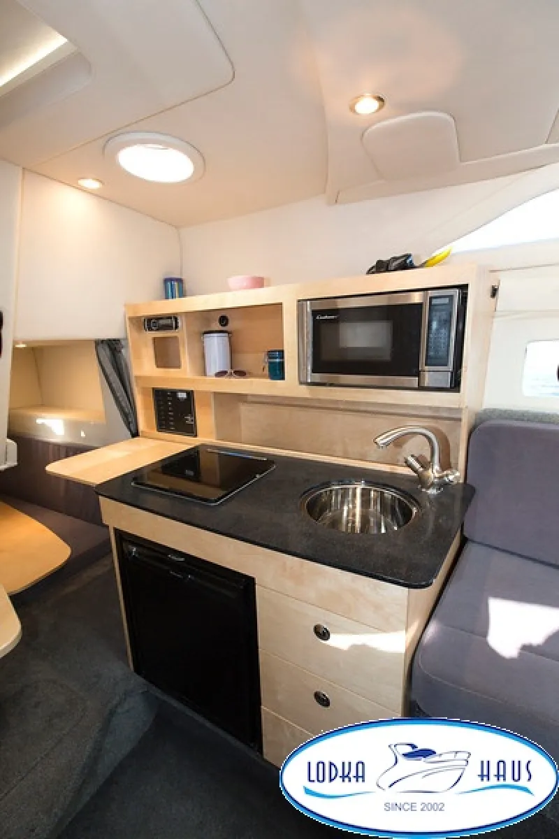 Моторная лодка Bayliner Ciera 8, фото: 5