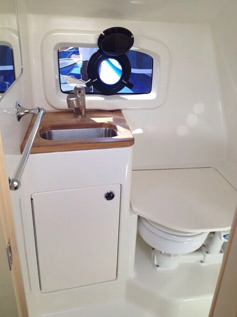 Моторная лодка Bayliner Ciera 8, фото: 4