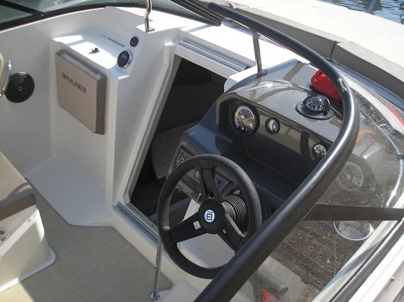 Катер Bayliner VR5O Cuddy, фото: 11