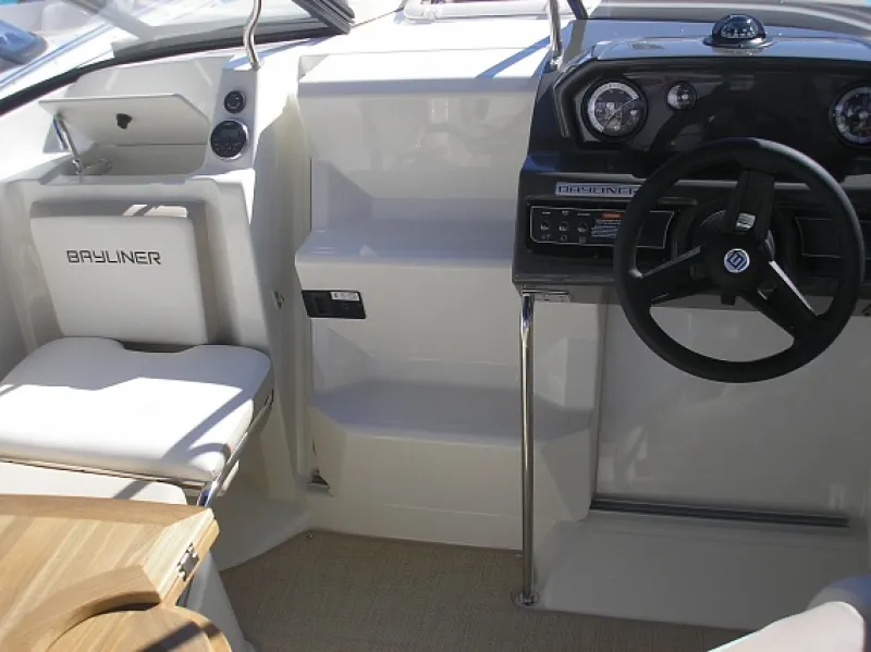 Катер Bayliner VR5O Cuddy, фото: 8