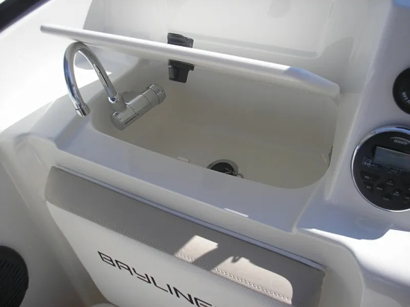Катер Bayliner VR5O Cuddy, фото: 7