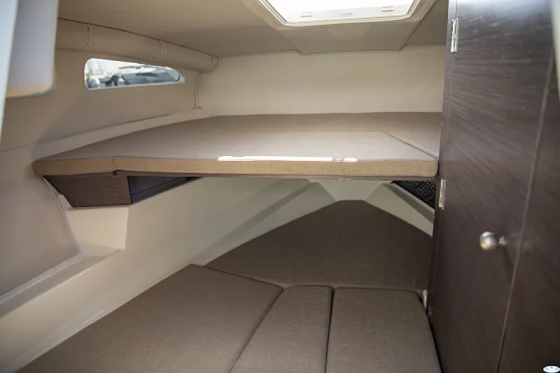 Моторная лодка Катер Bayliner VR6 Cuddy, фото: 4