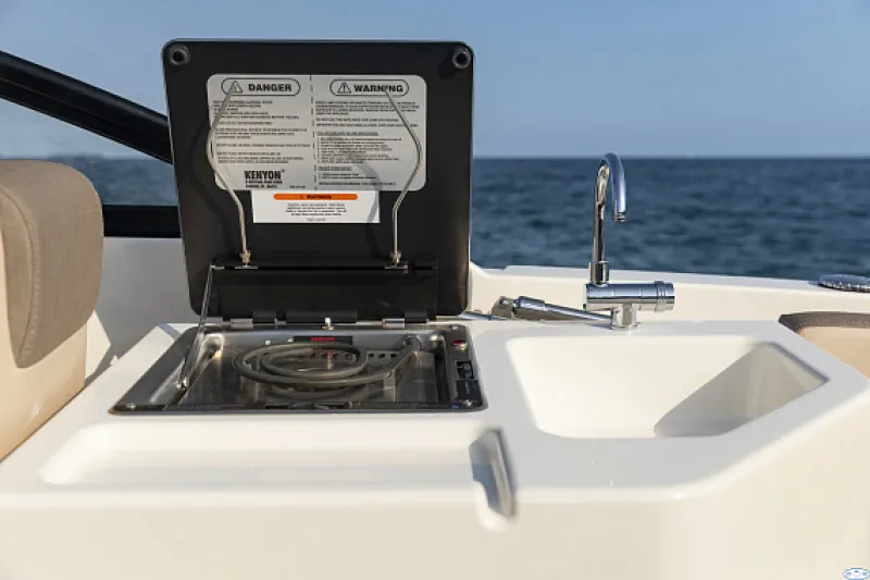 Моторная лодка Катер Bayliner VR6 Cuddy, фото: 3