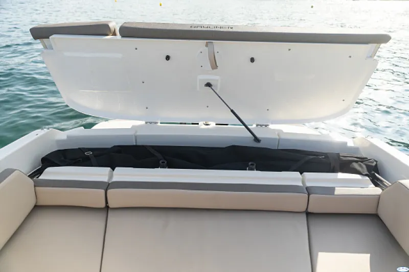 Моторная лодка Катер Bayliner VR6 Cuddy, фото: 2