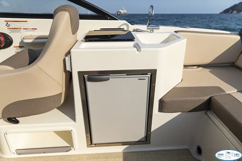 Катер Bayliner VR6O Cuddy, фото: 2