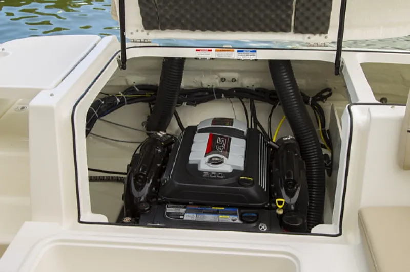 Кабинный катер Bayliner VR5 E, фото: 3