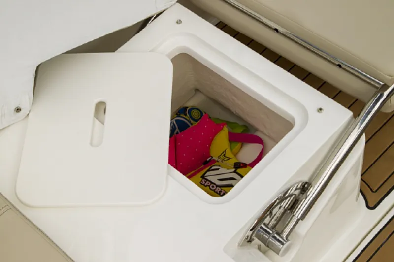 Моторная лодка Катер Bayliner VR6E, фото: 6