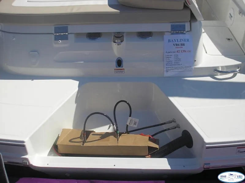 Bayliner VR6OE, фото: 2