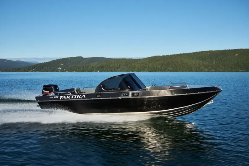 Дистанционная лодка Тактика 460 DC, фото: 3