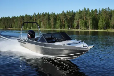 Каютный катер Тактика 490 обложка