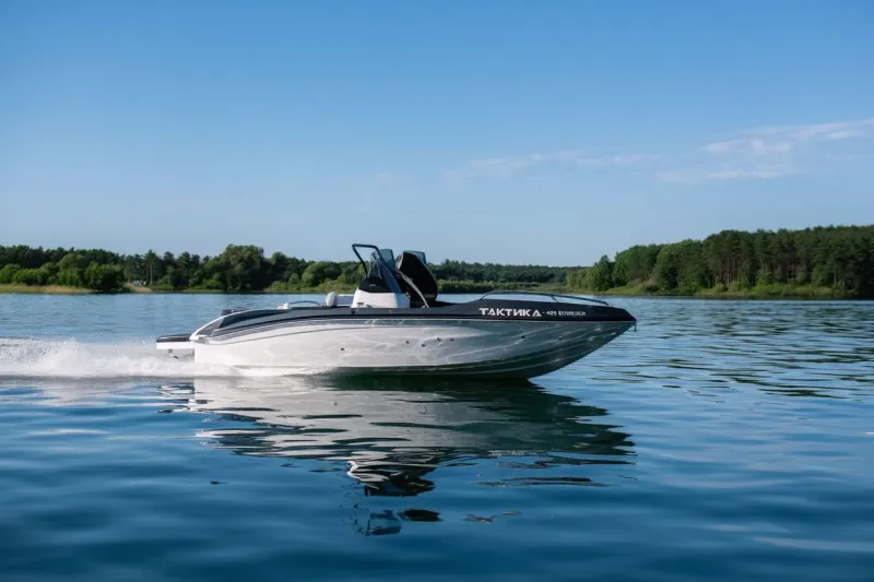 Дистанционная лодка Тактика 490 Bowrider, фото: 2
