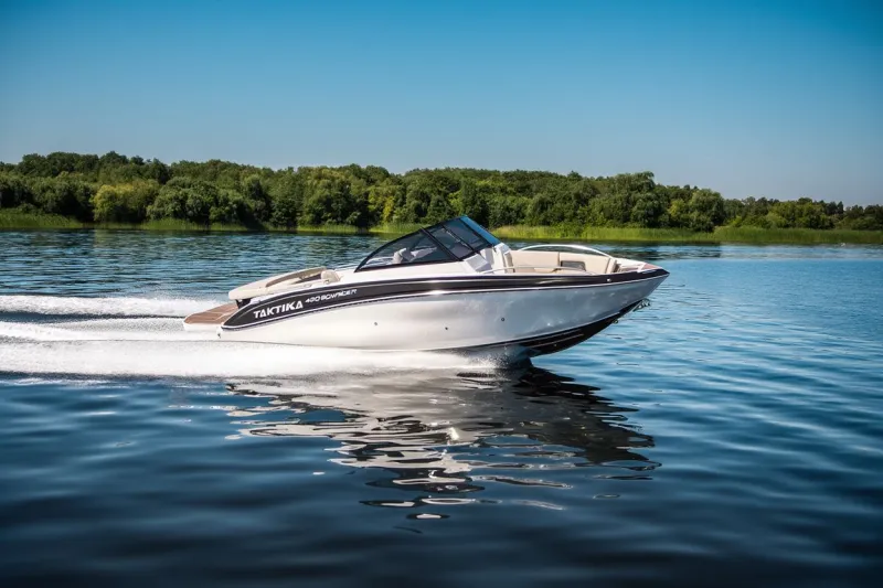 Дистанционная лодка Тактика 490 Bowrider, фото: 1