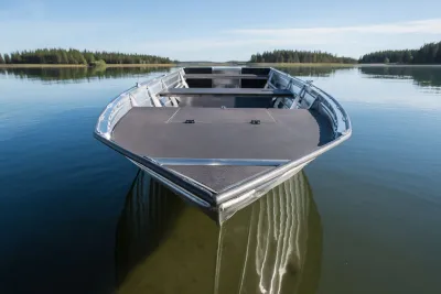 Дистанционная лодка Тактика 370 обложка