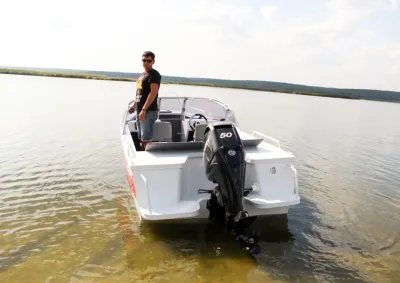 Каютный катер FreeStyle 475 Bow rider обложка