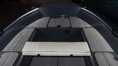 Каютный катер VERTA 400 Pro обложка
