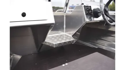 Моторная лодка Neman-400 PRO обложка