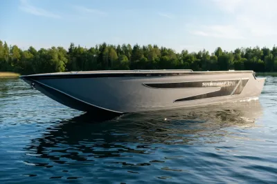 Каютный катер Swimmer 370 обложка