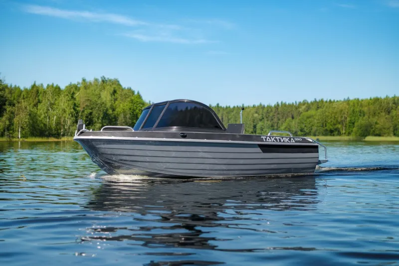 Дистанционная лодка Тактика 390, фото: 2