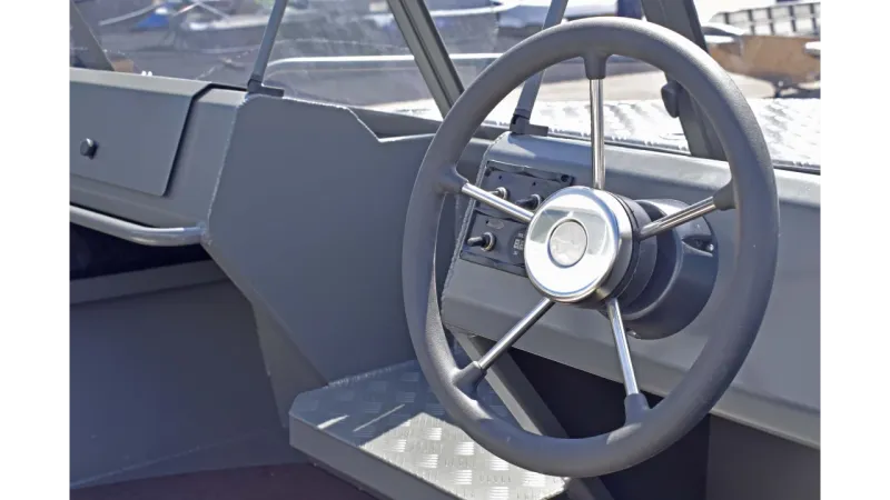 Моторная лодка Неман 550 Pro, фото: 2