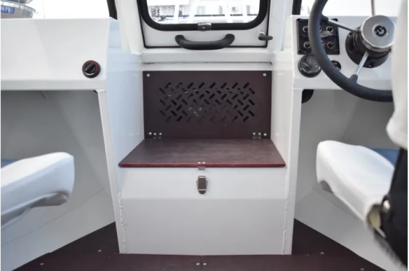 Алюминиевая лодка Неман-500 (закрытая рубка), фото: 35