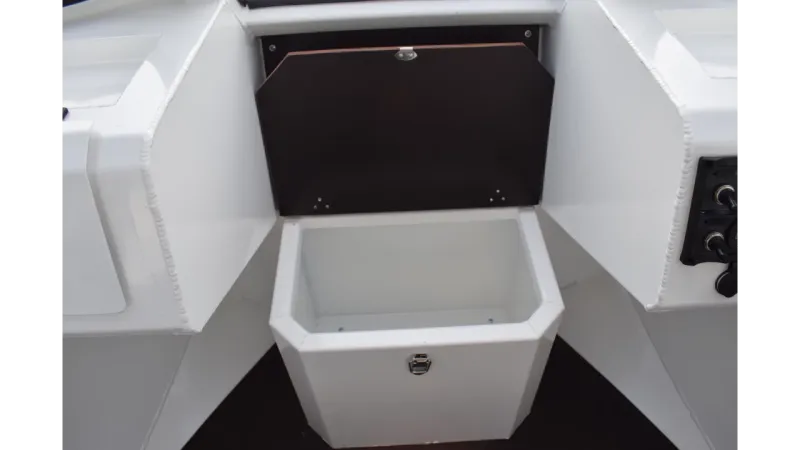 Алюминиевая лодка Неман-500 (закрытая рубка), фото: 25