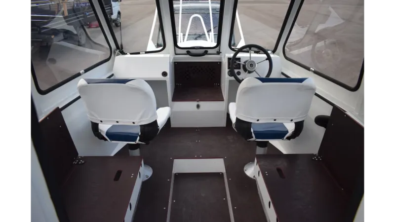 Алюминиевая лодка Неман-500 (закрытая рубка), фото: 2