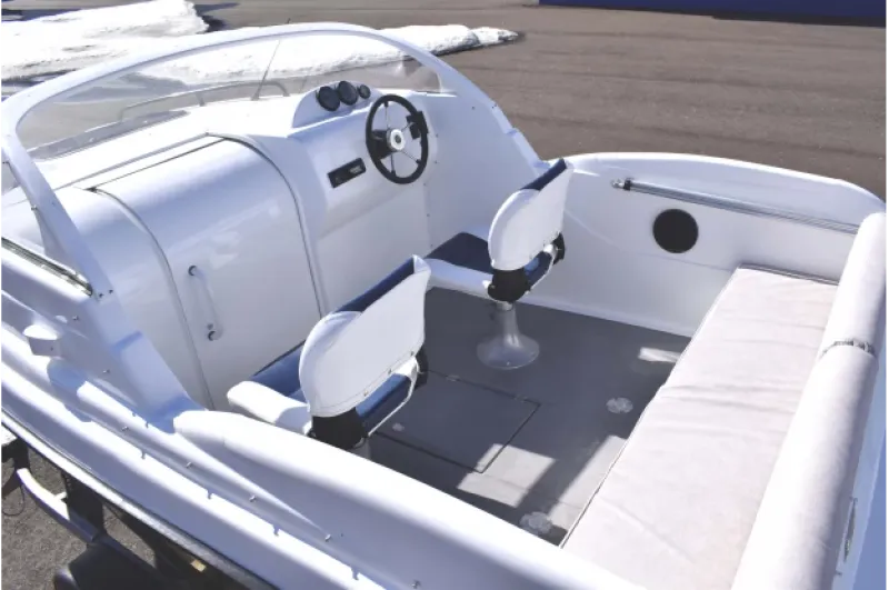 Алюминиевая лодка Neman-550 с каютой, фото: 21