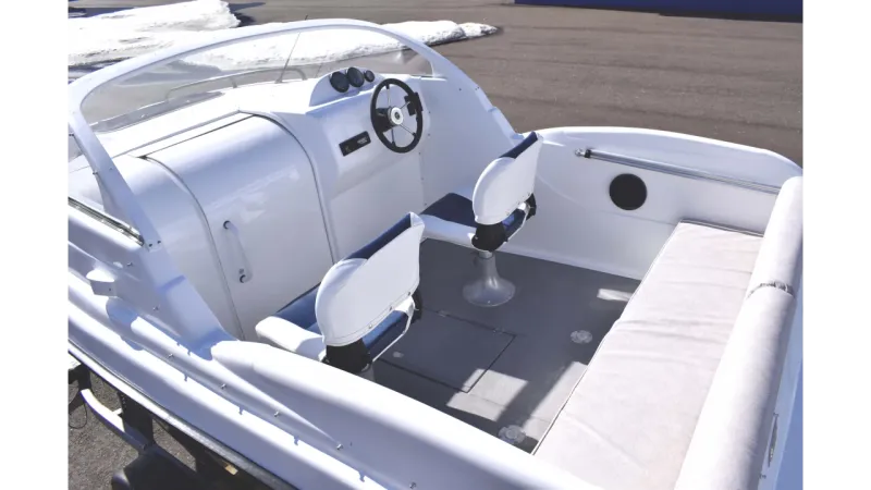 Алюминиевая лодка Neman-550 с каютой, фото: 3