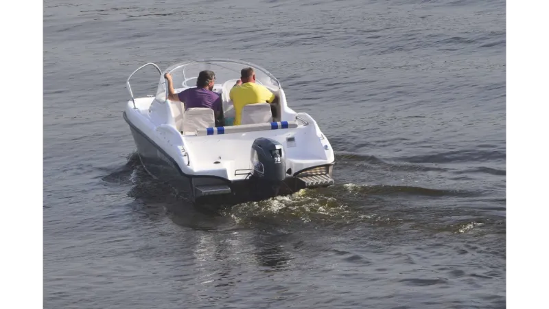 Катер Neman-530 с каютой, фото: 7