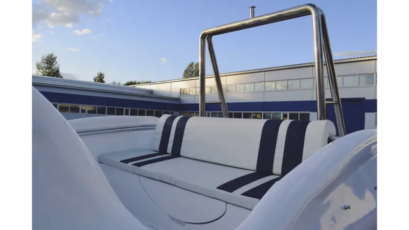 Катер Neman-530 с каютой, фото: 5