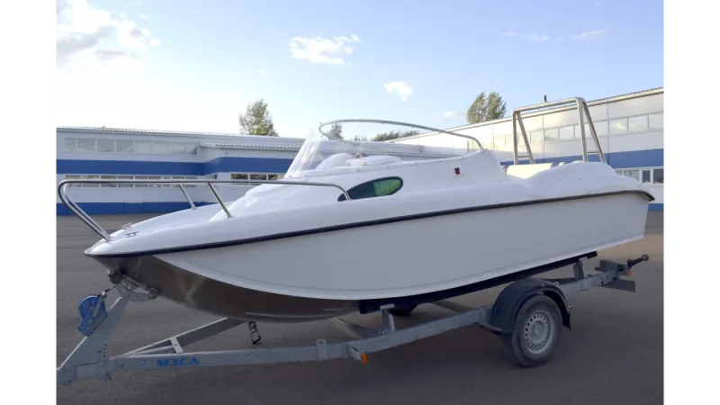 Катер Neman-530 с каютой, фото: 2