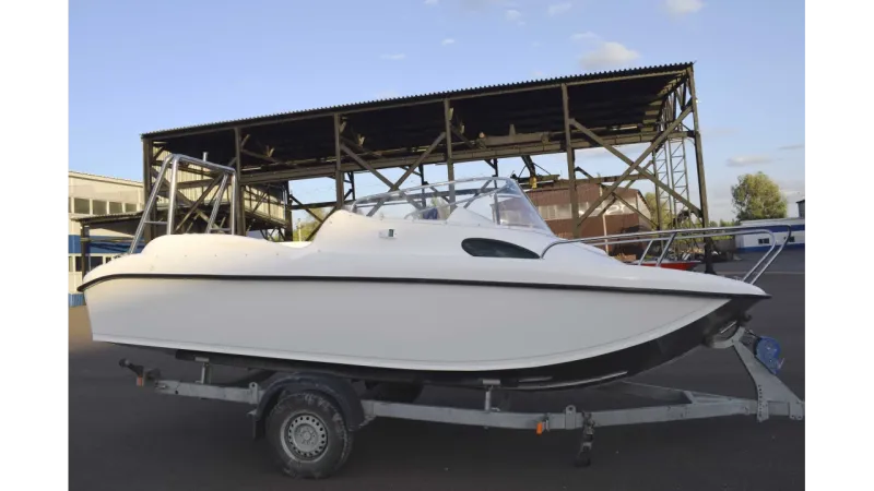 Катер Neman-530 с каютой, фото: 1