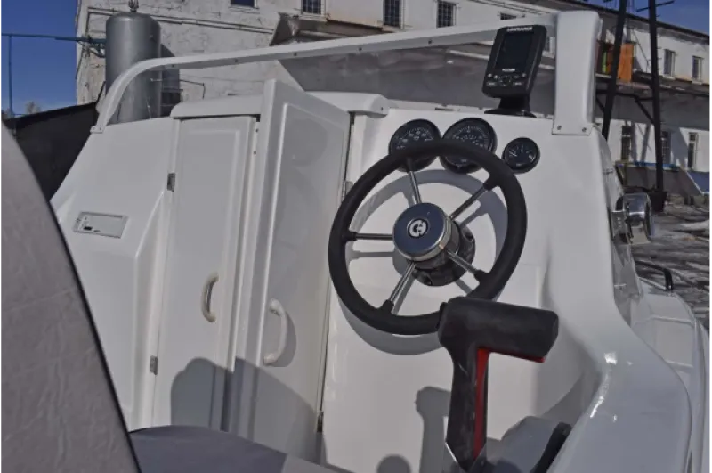 Стеклопластиковая лодка Neman-500 с каютой, фото: 19